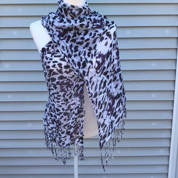 Purple/black leopard print scarf with fringe ends - Picture 1 of 3
